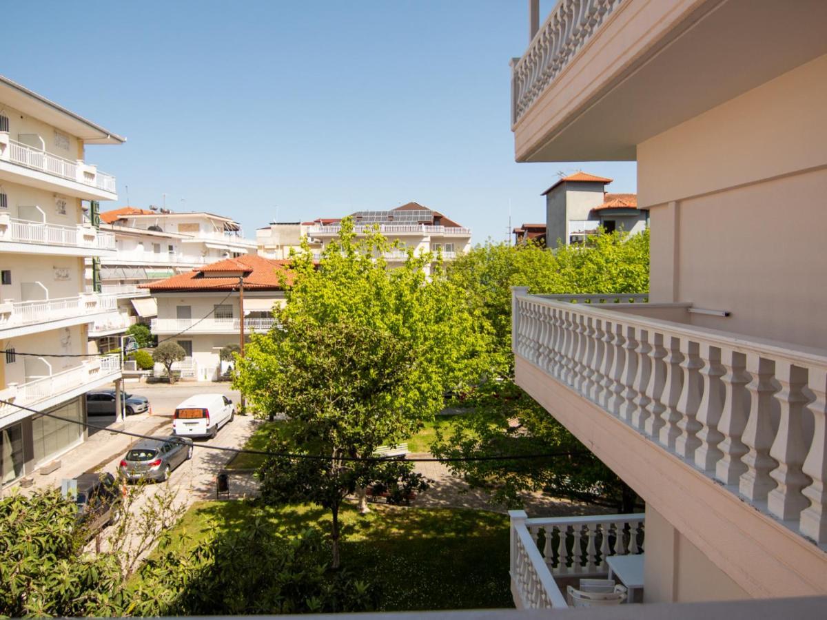 Achillion Aparthotel Paralía Exterior foto